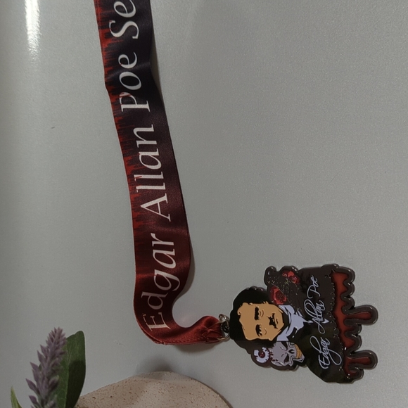 Edgar Allan Poe Series Virtual Race Medal - Picture 1 of 3